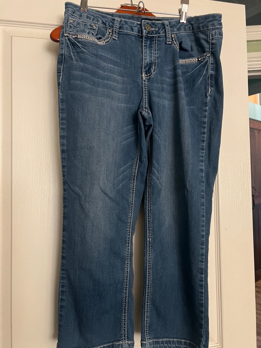Earl Jeans Mid-Blue Cropped Straight-Leg Jeans